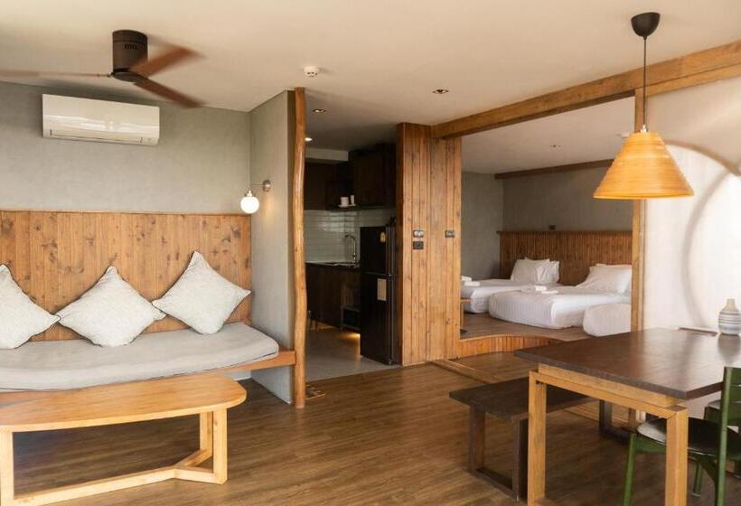 Standard Quadruple Room, Seamira House Huahin   Sha