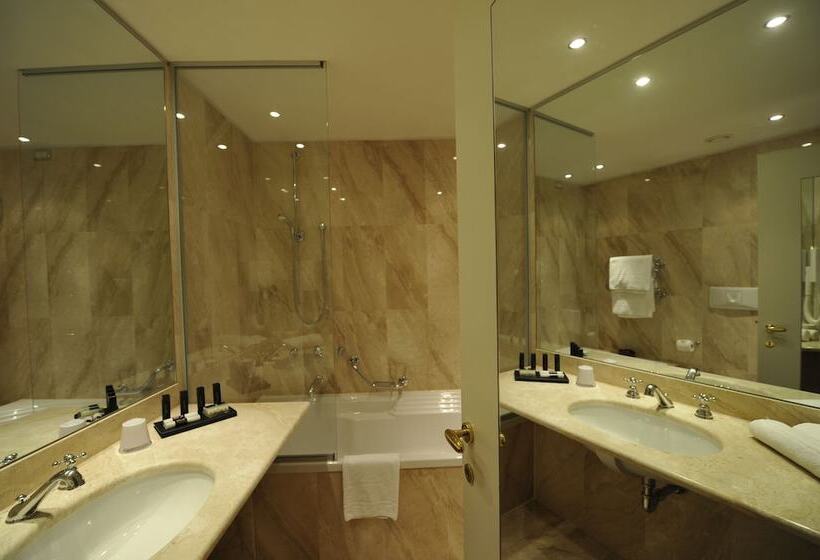 带观景的标准间, Acquaviva Del Garda