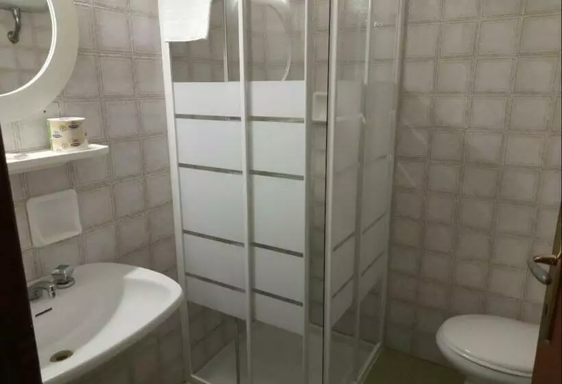 اتاق استاندارد یک نفره, Albergo Italia