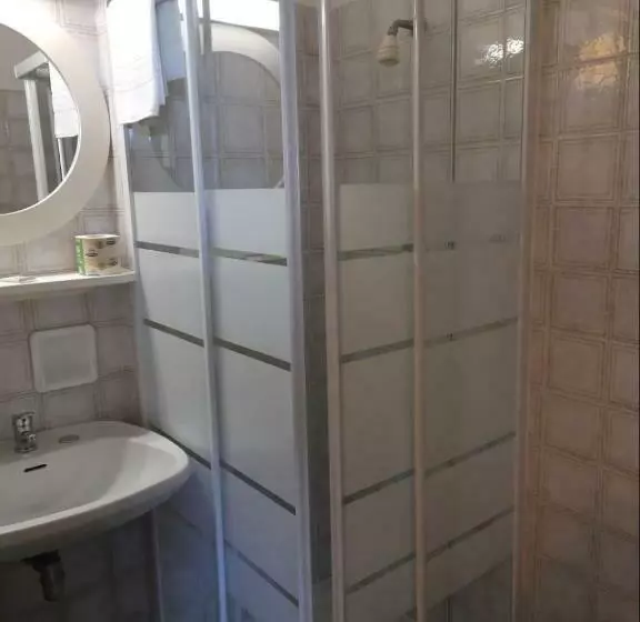 اتاق استاندارد یک نفره, Albergo Italia