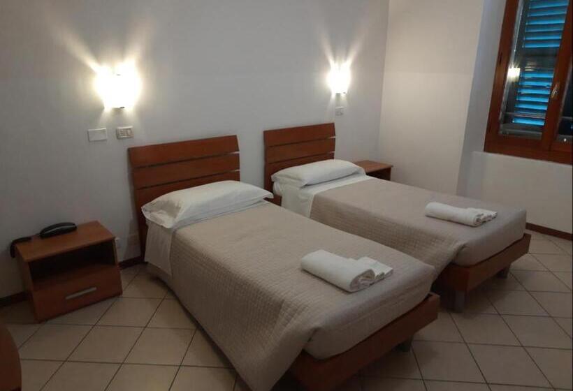 اتاق استاندارد, Albergo Italia