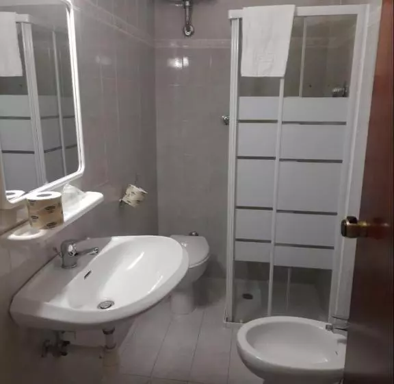 اتاق استاندارد سه نفره, Albergo Italia