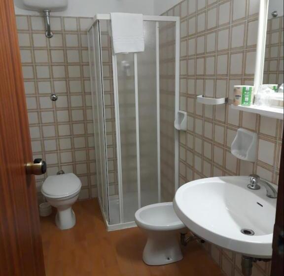 اتاق استاندارد سه نفره, Albergo Italia