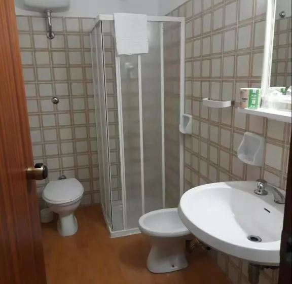 اتاق استاندارد سه نفره, Albergo Italia