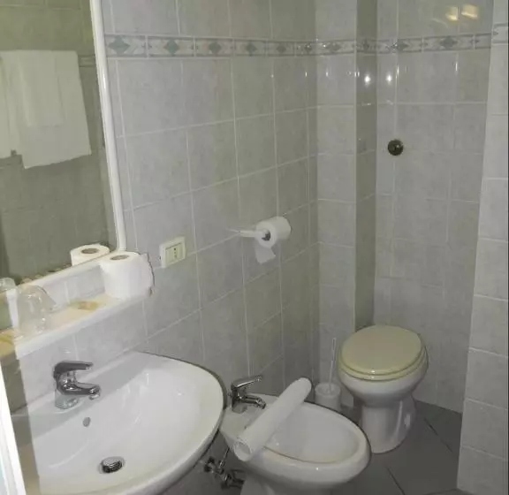 Economy Quadruple Room, Albergo Italia