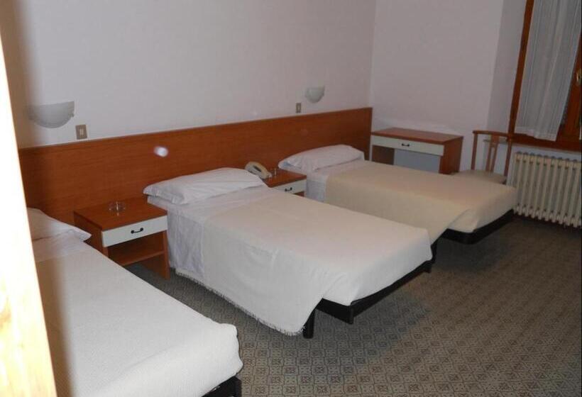 Economy Quadruple Room, Albergo Italia