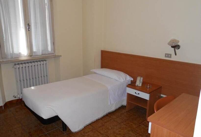 اتاق استاندارد یک نفره, Albergo Italia