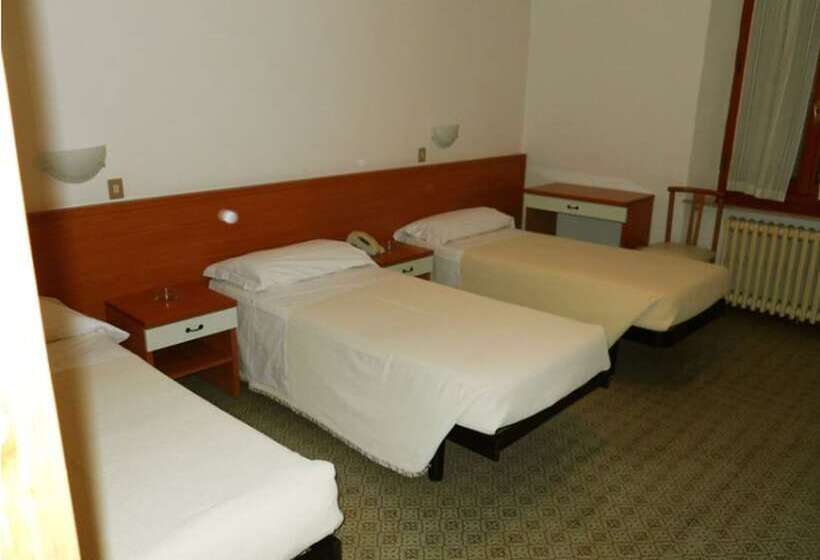 اتاق استاندارد سه نفره, Albergo Italia