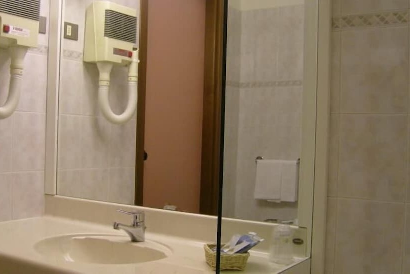 Номер Стандарт Трехместный, Art & Hotel Treviolo
