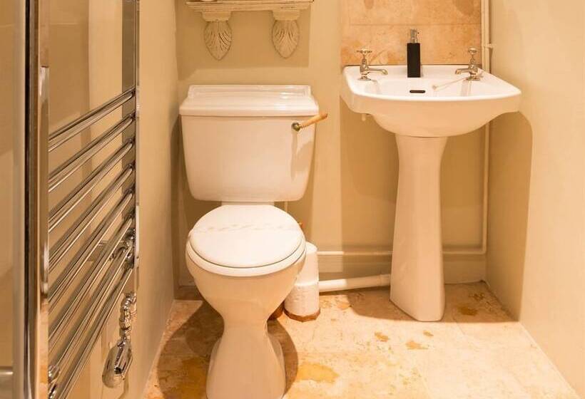 标准间, Blounts Court Farm