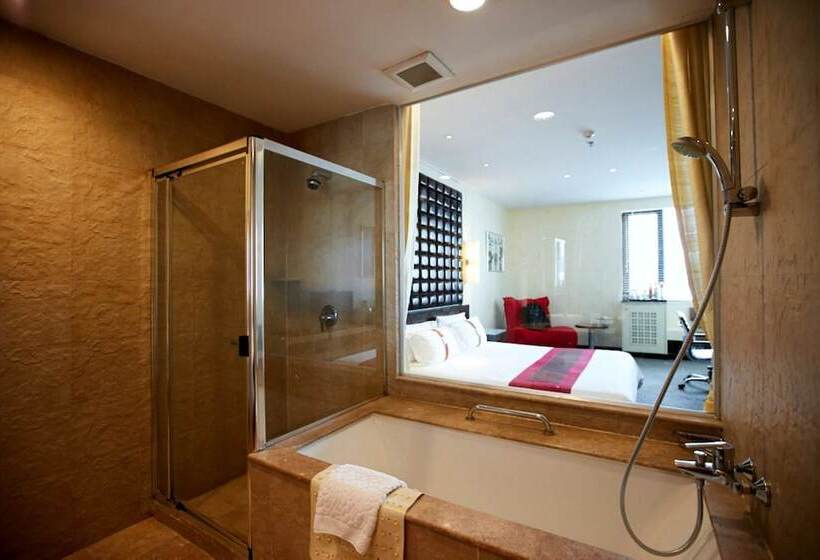 إستوديو قياسى, The Davis Bangkok