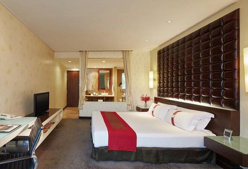 استودیوی استاندارد, The Davis Bangkok