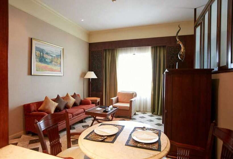 جناح, The Davis Bangkok