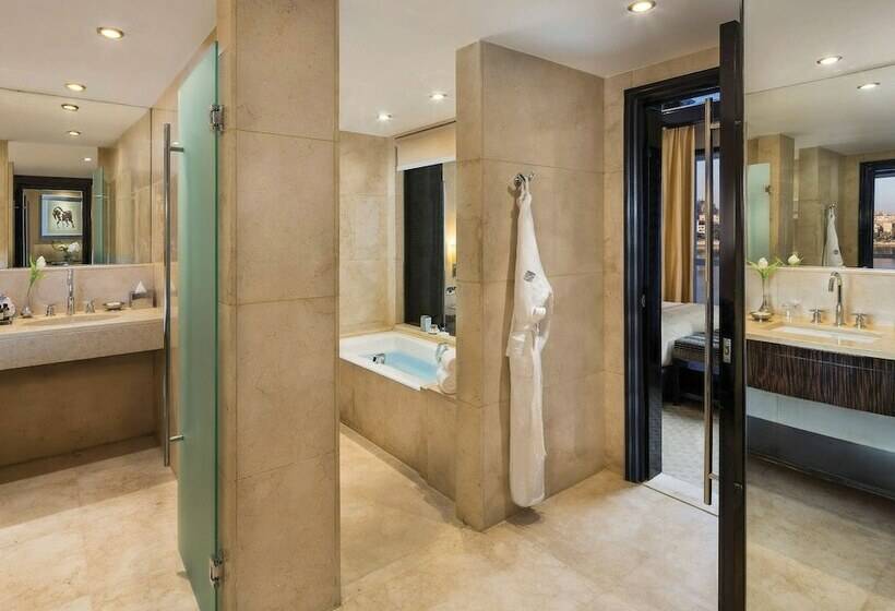 سوییت, Fairmont Nile City