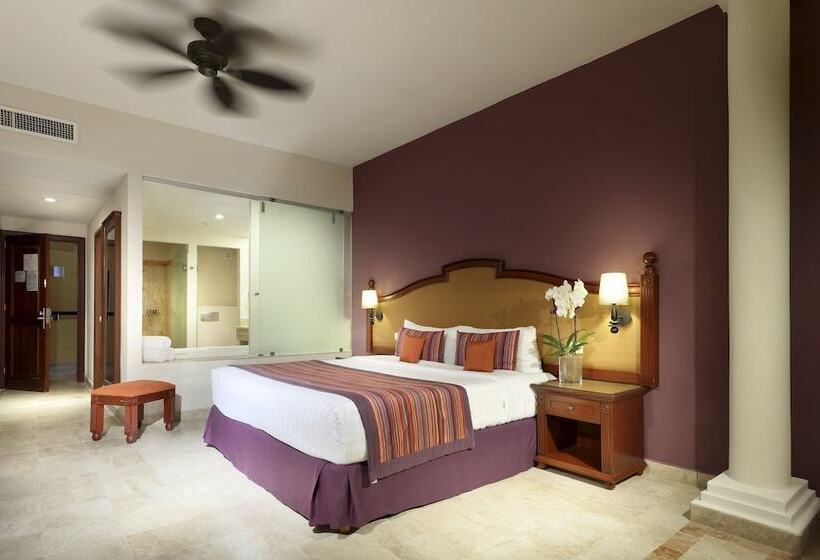 Семейный Полулюкс, Family Selection at Grand Palladium Vallarta Resort & Spa - All Inclusive