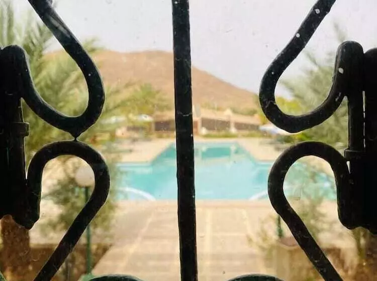 سوییت خانوادگی, La Perle Du Draa