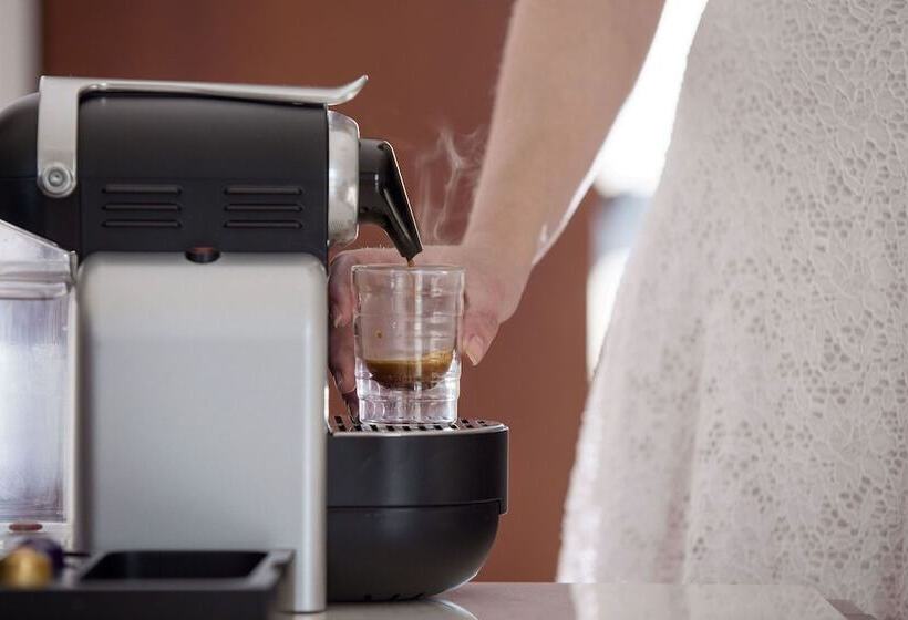 Номер Стандарт, Lagos Mare