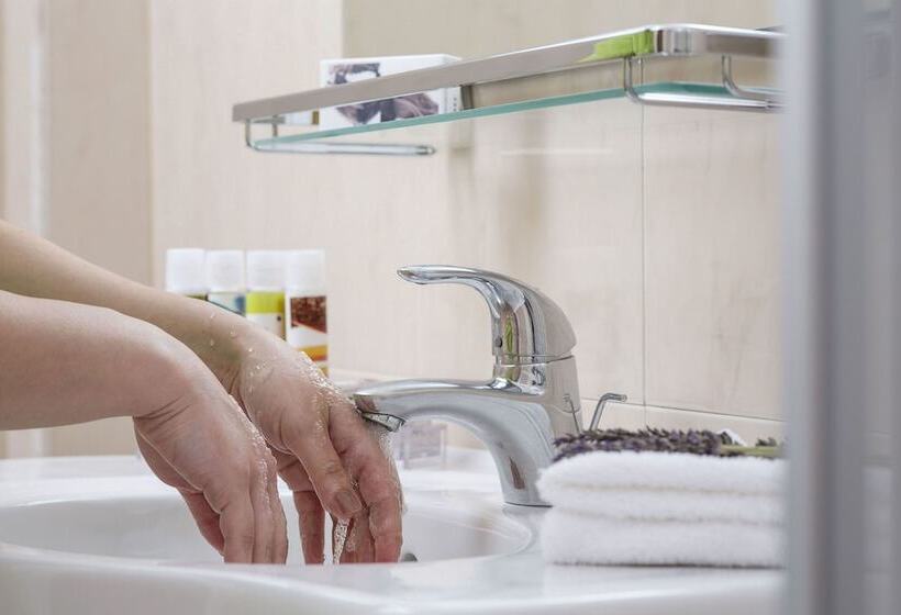 Номер Стандарт Вид на Море, Lagos Mare