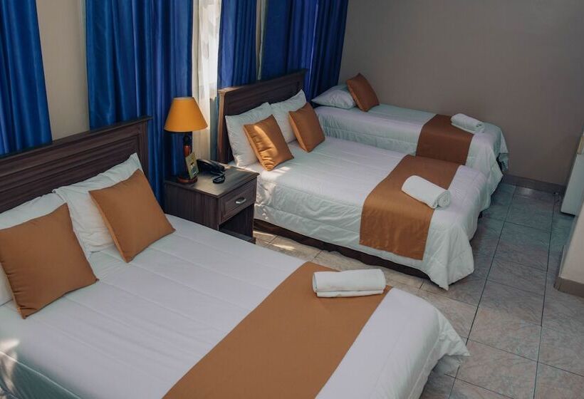 غرفة قياسية ثلاثية, Las Peñas