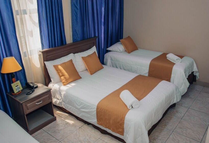 غرفة قياسية ثلاثية, Las Peñas