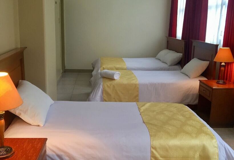 غرفة قياسية ثلاثية, Las Peñas