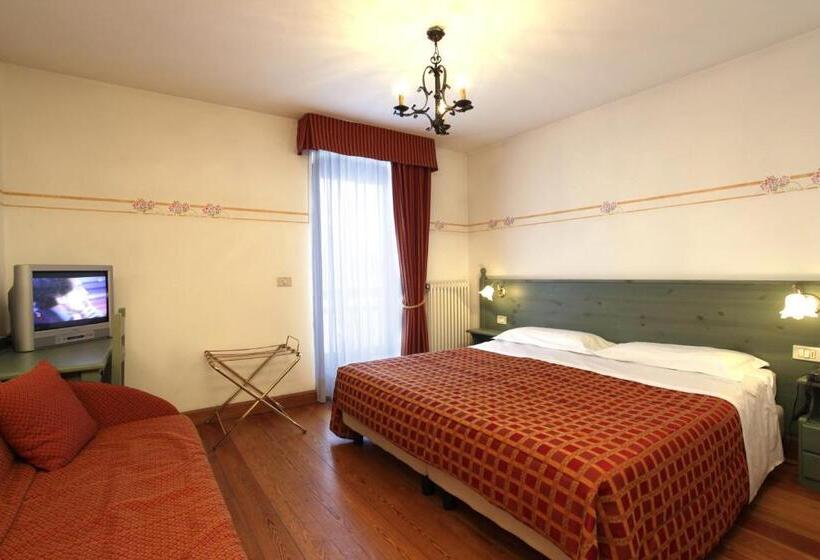 غرفة قياسية رباعية, Locanda Locatori