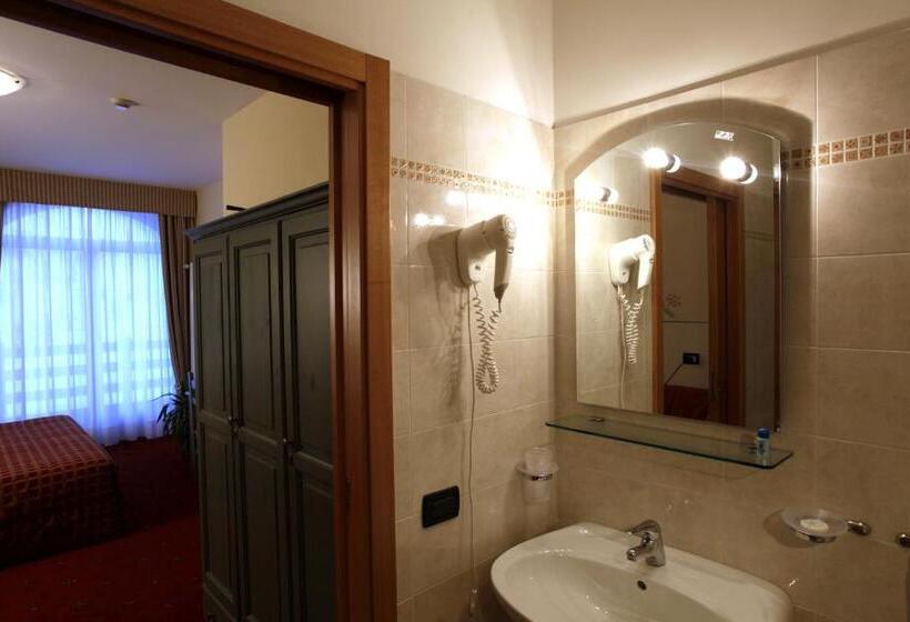 غرفة قياسية فردية, Locanda Locatori