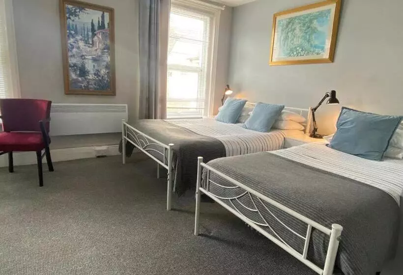 Standard Kolmen Hengen Huone, Marlborough