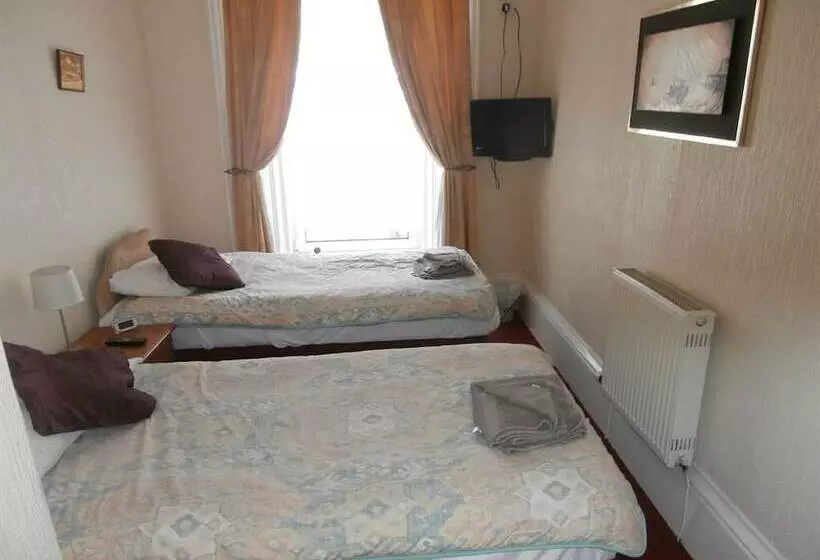 バス共有のスタンダードルーム, Monorene Guest House