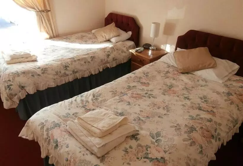 バス共有のスタンダードルーム, Monorene Guest House