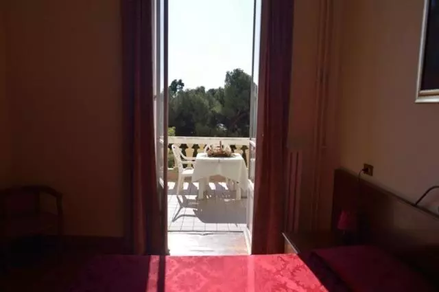 اتاق استاندارد با چشمانداز دریا, Petit Royal