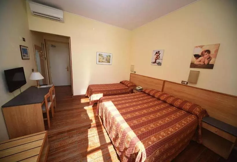 Standard Triple Room Sea View