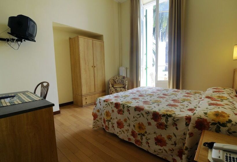 스탠다드 싱글 룸, Petit Royal