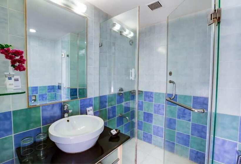 スーペリアールーム, Radha Hometel