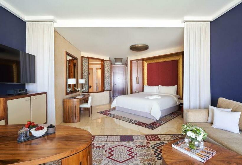 Номер Стандарт, Raffles Dubai