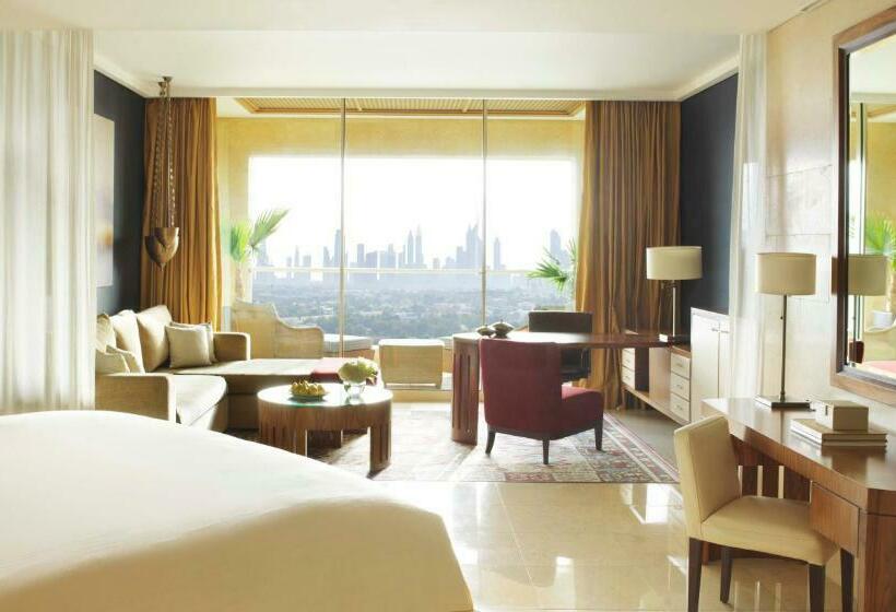 Номер Клуб, Raffles Dubai