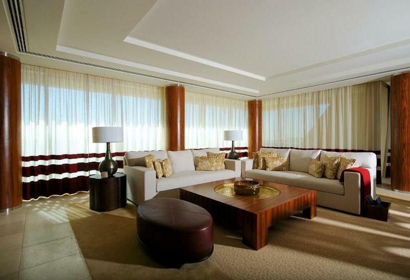 Люкс, Raffles Dubai