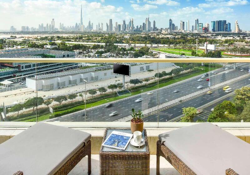 اتاق کلاب, Raffles Dubai