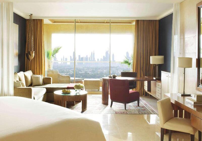 Номер Клуб, Raffles Dubai