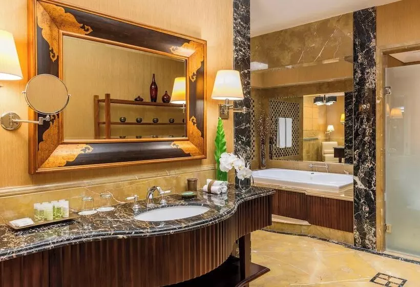 Deluxe Suite King Bed, The Westin Dubai Mina Seyahi Beach Resort And Waterpark