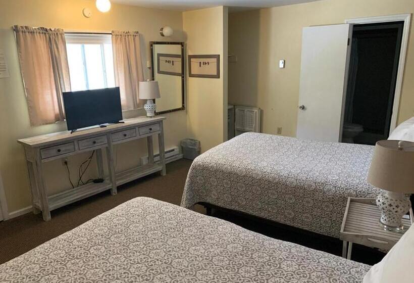 חדר סטנדרט לארבעה, Green Acre Motel