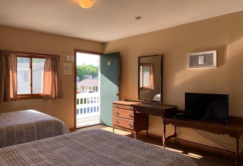 חדר סטנדרט לארבעה, Green Acre Motel