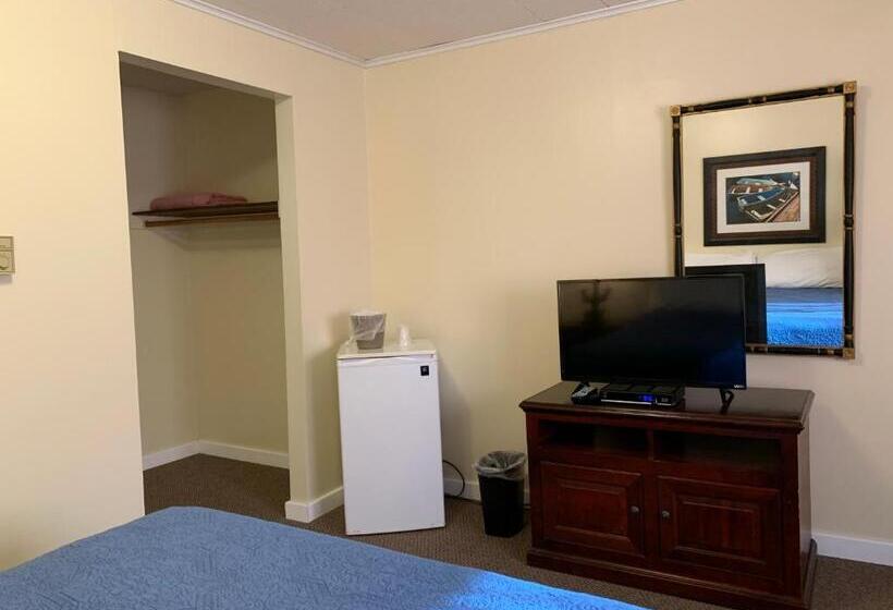 חדר דחוקס עם מיטת קינג, Green Acre Motel