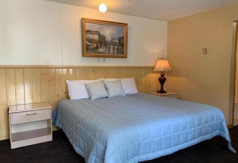 חדר דחוקס עם מיטת קינג, Green Acre Motel