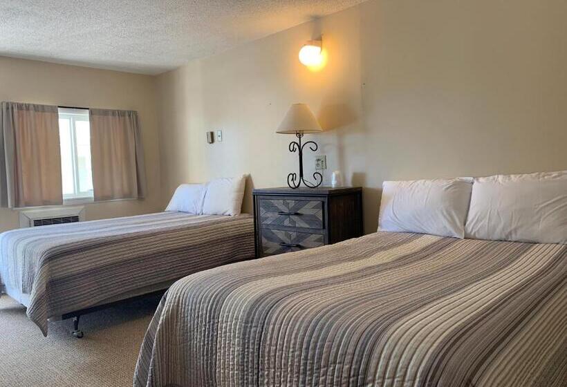 סוויטה משפחתית, Green Acre Motel