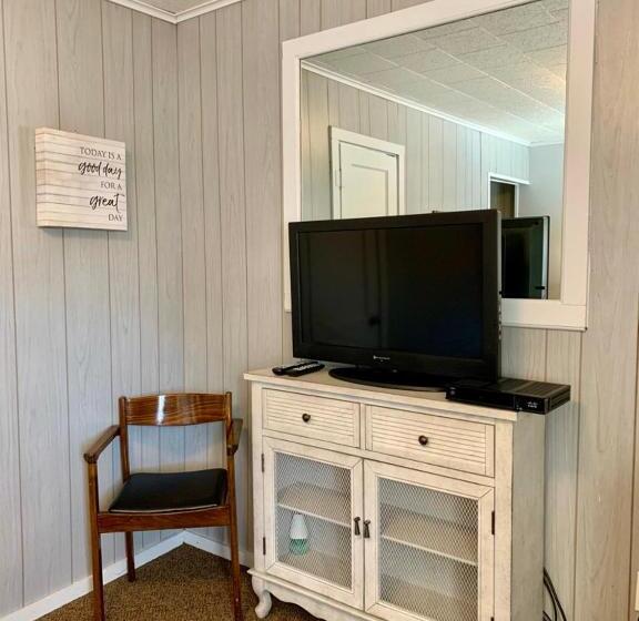 חדר דלוקס, Green Acre Motel