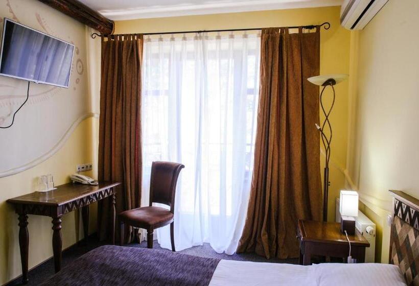 Номер Superior, трипільське сонце