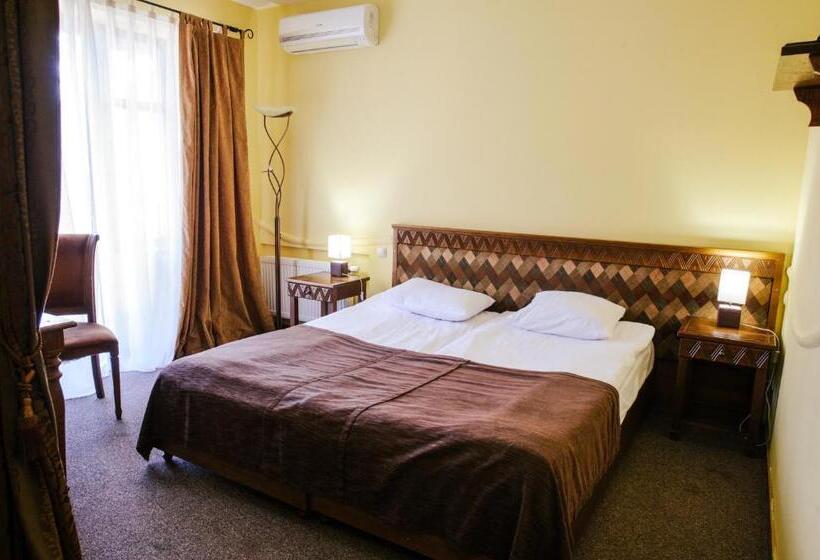 Номер Superior, трипільське сонце