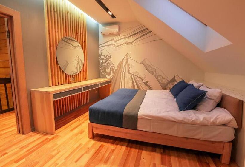 Апартаменты 1 Спальня, трипільське сонце