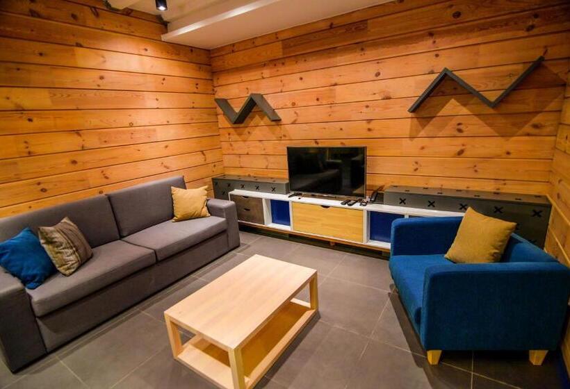 Апартаменты 1 Спальня, трипільське сонце